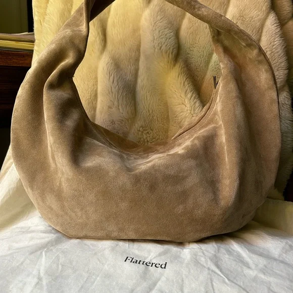 Flattered Alva - Sand Suede Bag - Picture 7 of 12